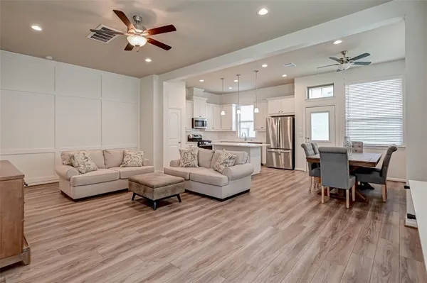$354,900 | 5542 Sallow Bay Lane, Fulshear, TX 77441