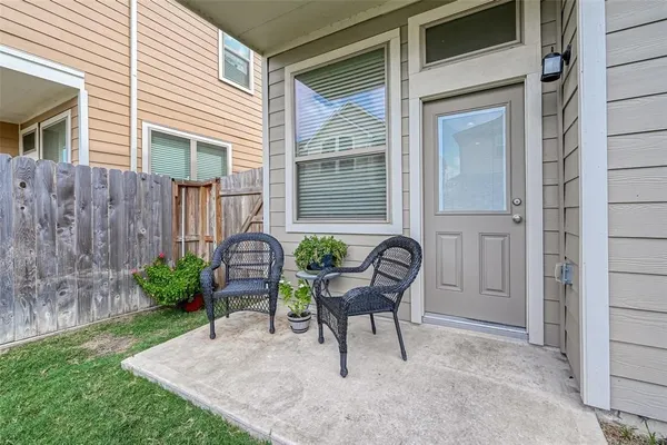 $354,900 | 5542 Sallow Bay Lane, Fulshear, TX 77441