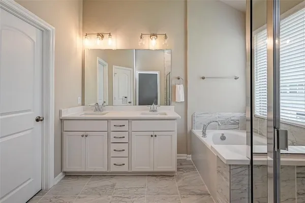 $354,900 | 5542 Sallow Bay Lane, Fulshear, TX 77441