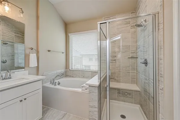 $354,900 | 5542 Sallow Bay Lane, Fulshear, TX 77441