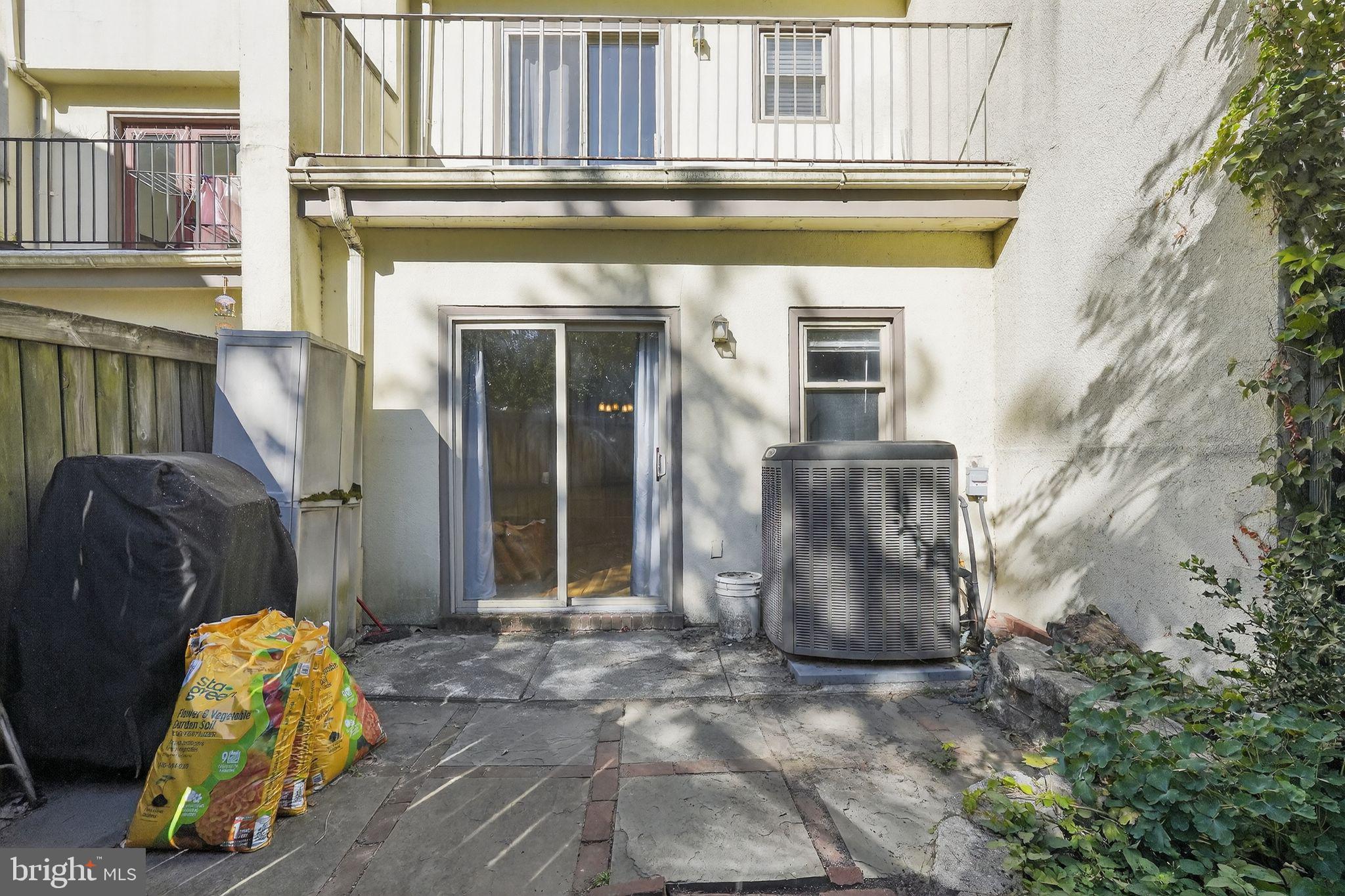 2501 Christian Street, Unit 403 Philadelphia, PA 19146 - Photo 26 of 29