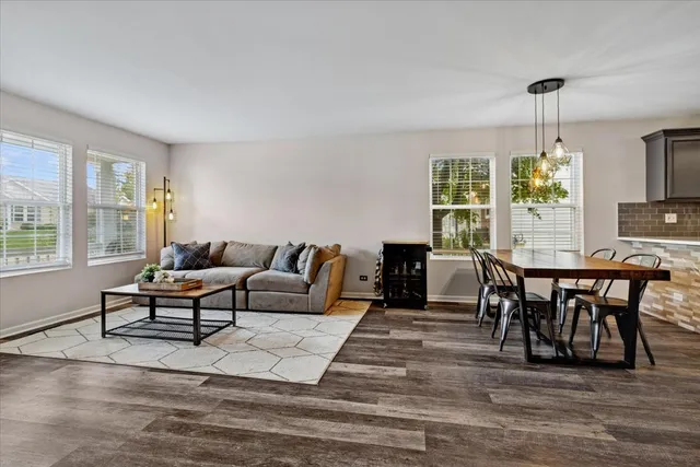 $2,395 | 60 Wingate Drive, Unit 60, Oswego, IL 60543