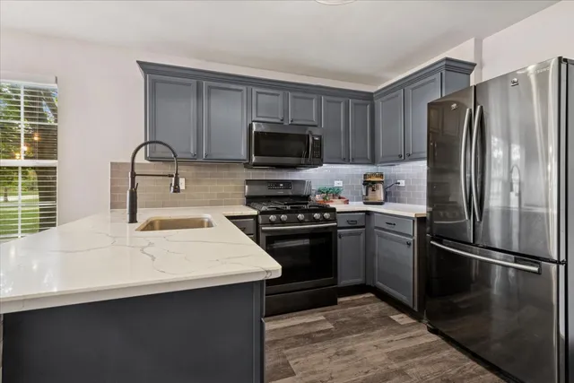 $2,395 | 60 Wingate Drive, Unit 60, Oswego, IL 60543