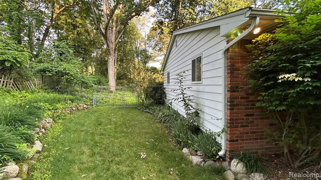 8397 Reese Road Clarkston, MI 48348 - Photo 23 of 28
