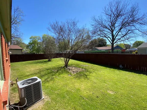 $1,800 | 2114 Dunloe Drive, Dallas, TX 75228