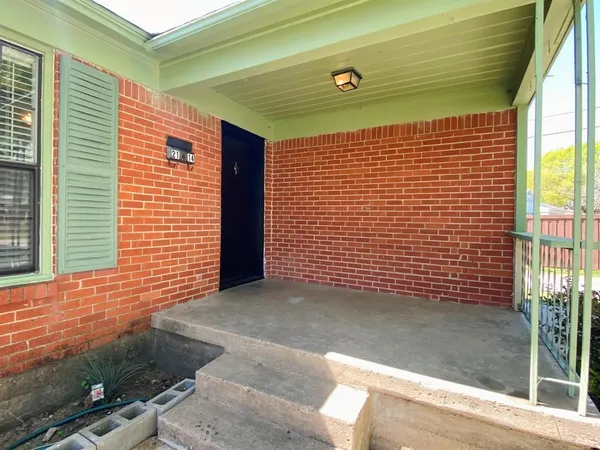 $1,800 | 2114 Dunloe Drive, Dallas, TX 75228