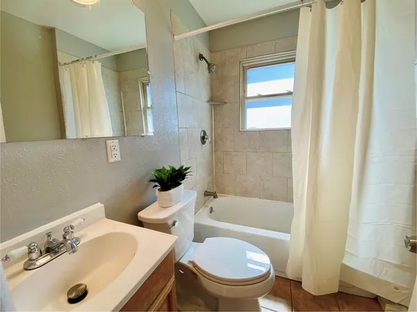 $1,800 | 2114 Dunloe Drive, Dallas, TX 75228