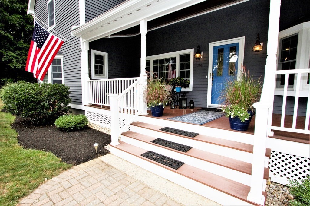 34 Webb Street Middleton, MA 01949 - Photo 3 of 37 Gallery Image 3