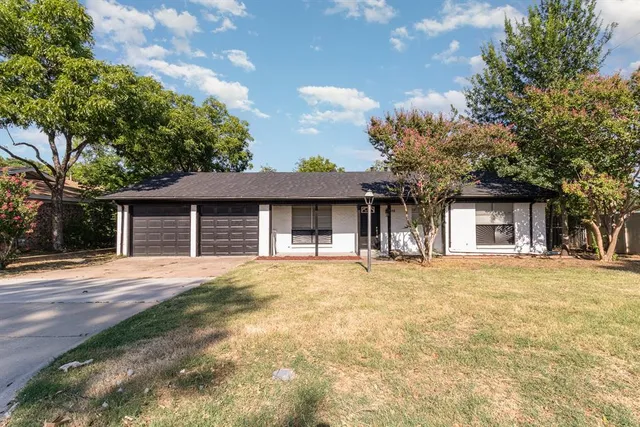 $309,000 | 808 Gregory Avenue, Bedford, TX 76022
