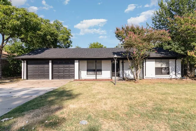 $309,000 | 808 Gregory Avenue, Bedford, TX 76022