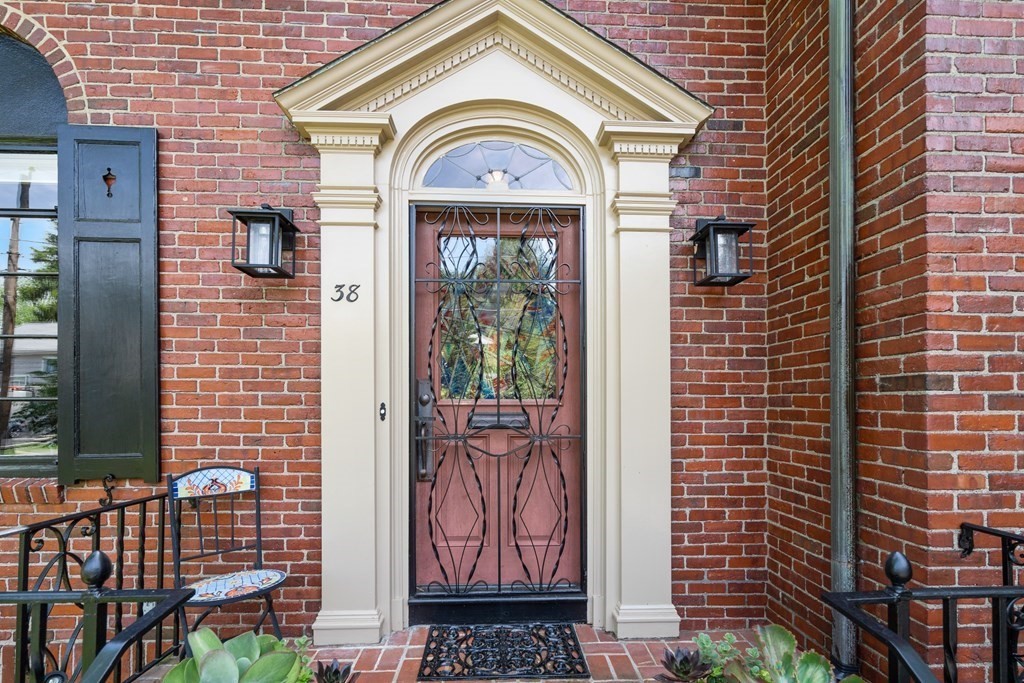 38 Prentice Road Newton, MA 02459 - Photo 3 of 24