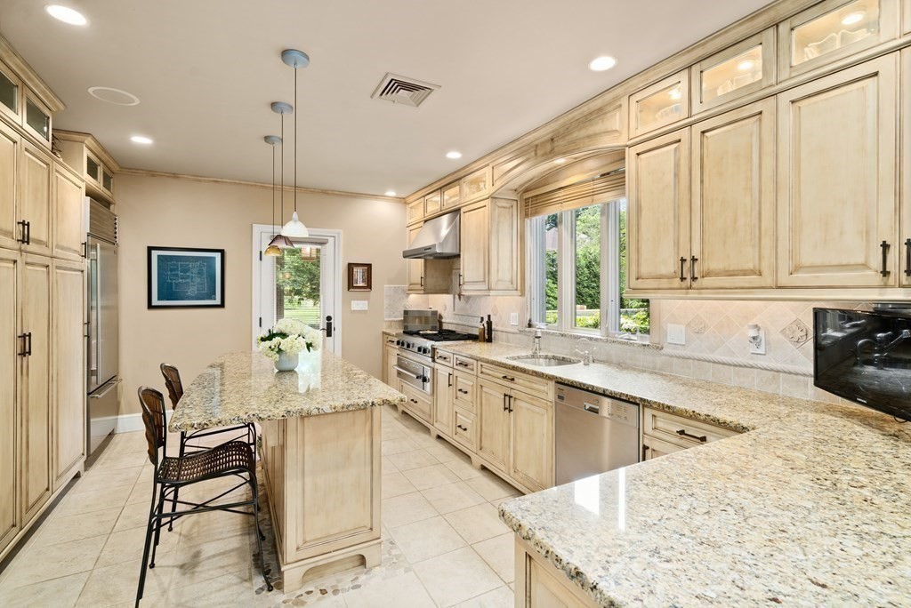 38 Prentice Road Newton, MA 02459 - Photo 7 of 24