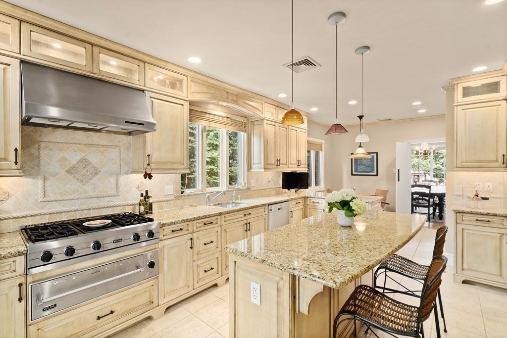 38 Prentice Road Newton, MA 02459 - Photo 8 of 24