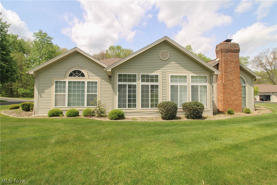 5645 Clingan Road, Unit 7B Struthers, OH 44471 - Photo 4 of 37