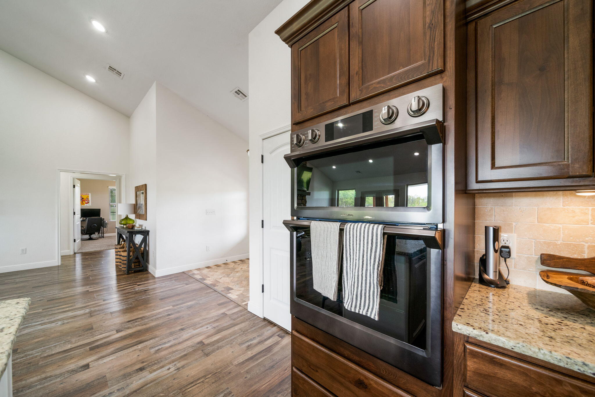 13737 East 380 Road Jay, OK 74346 - Photo 8 of 90 Oven