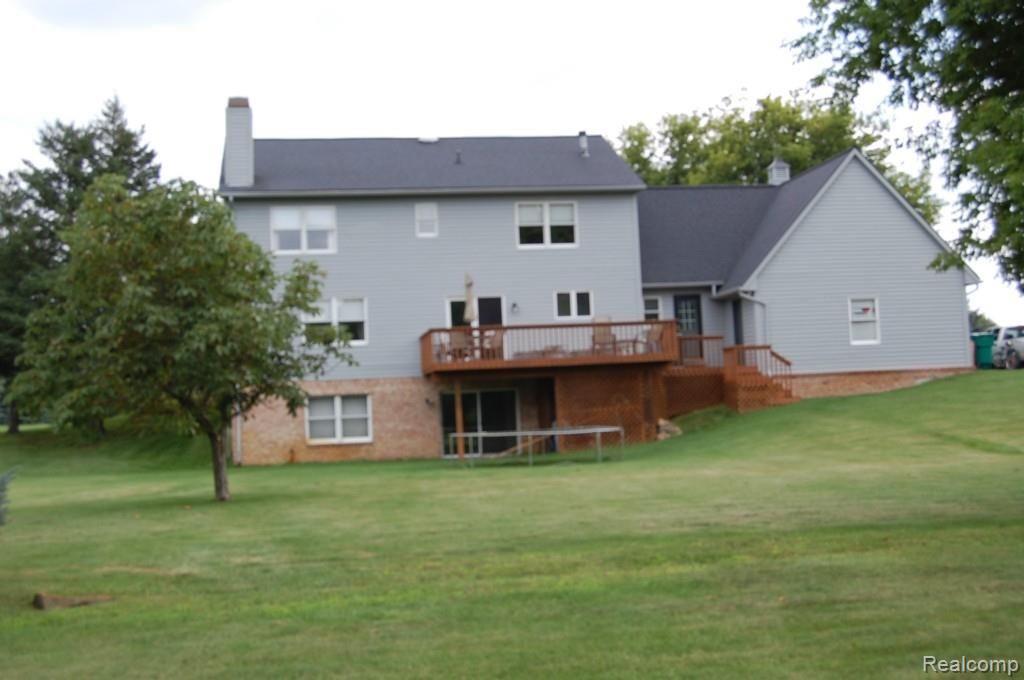 8489 Ranch Estates Road Clarkston, MI 48348 - Photo 3 of 15 Rear 2.jpg