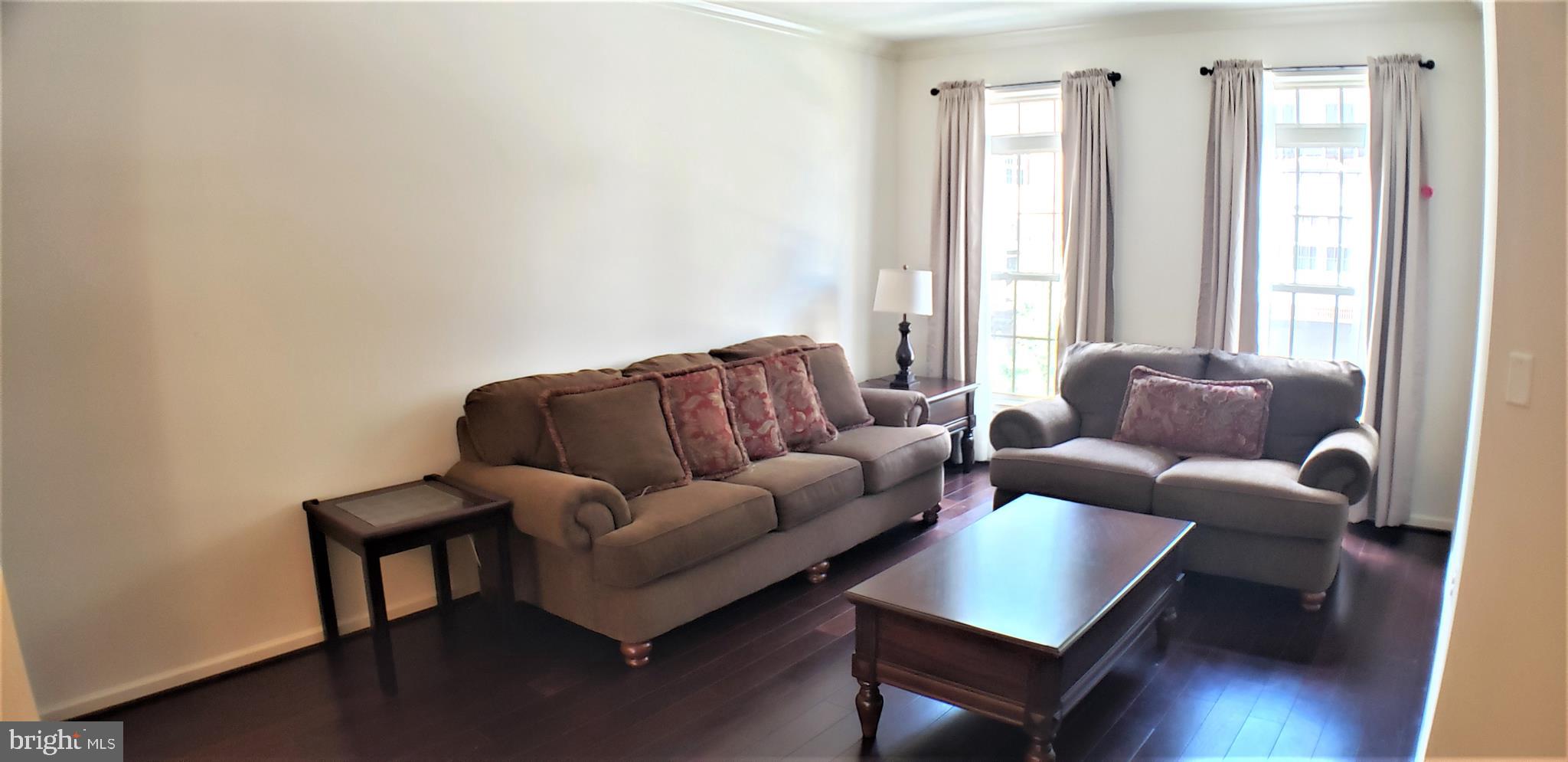 1538 Rabbit Hollow Place Silver Spring, MD 20906 - Photo 16 of 49 Living room