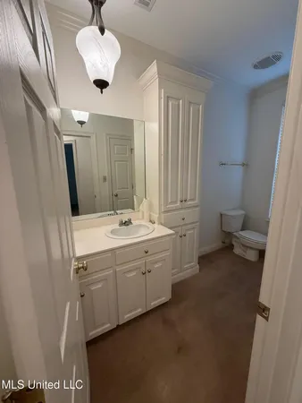 $300,000 | 28 Fairway Drive, Natchez, MS 39120