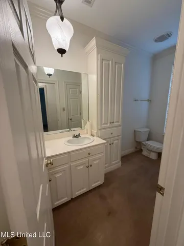 $300,000 | 28 Fairway Drive, Natchez, MS 39120