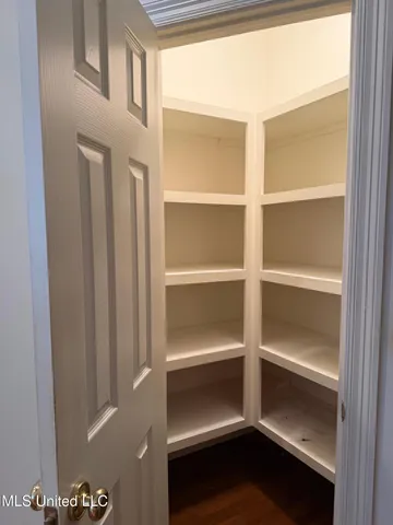 $300,000 | 28 Fairway Drive, Natchez, MS 39120