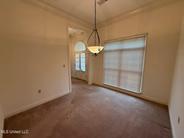 $300,000 | 28 Fairway Drive, Natchez, MS 39120