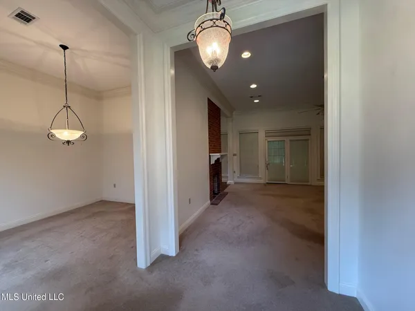 $300,000 | 28 Fairway Drive, Natchez, MS 39120