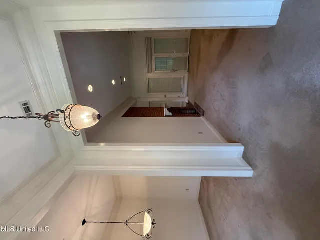 $300,000 | 28 Fairway Drive, Natchez, MS 39120