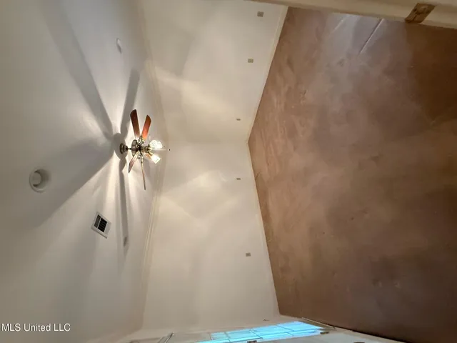 $300,000 | 28 Fairway Drive, Natchez, MS 39120