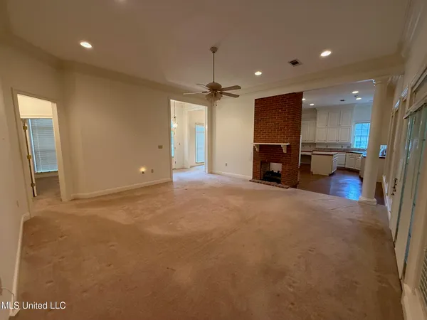 $300,000 | 28 Fairway Drive, Natchez, MS 39120