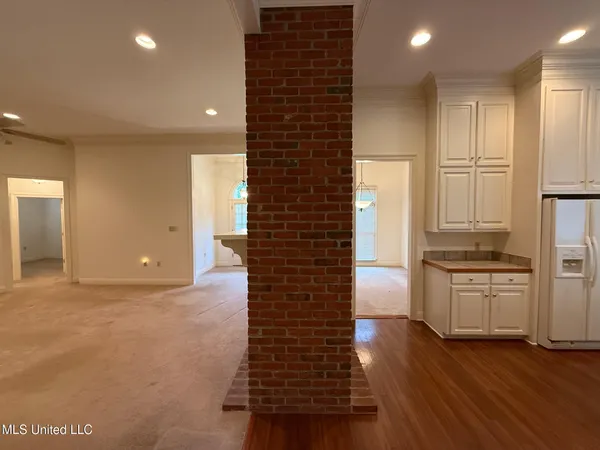 $300,000 | 28 Fairway Drive, Natchez, MS 39120