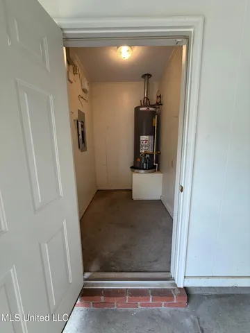 $300,000 | 28 Fairway Drive, Natchez, MS 39120