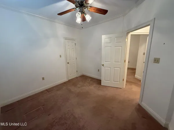 $300,000 | 28 Fairway Drive, Natchez, MS 39120