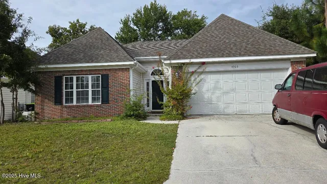 $2,200 | 4903 Vintner Court, Wilmington, NC 28409