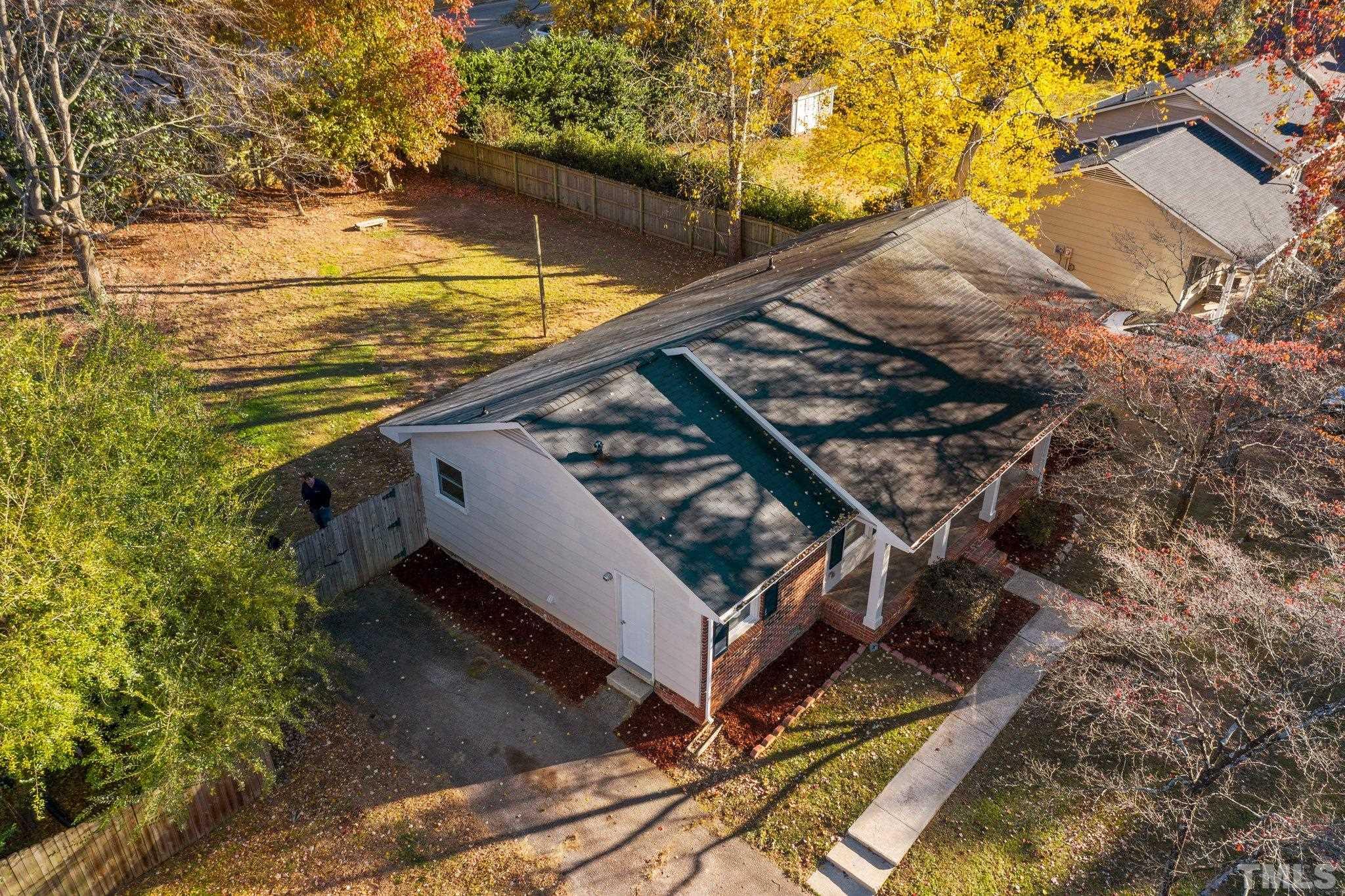 6016 Windham Drive Raleigh, NC 27609 - Photo 8 of 28 Gallery Image 8