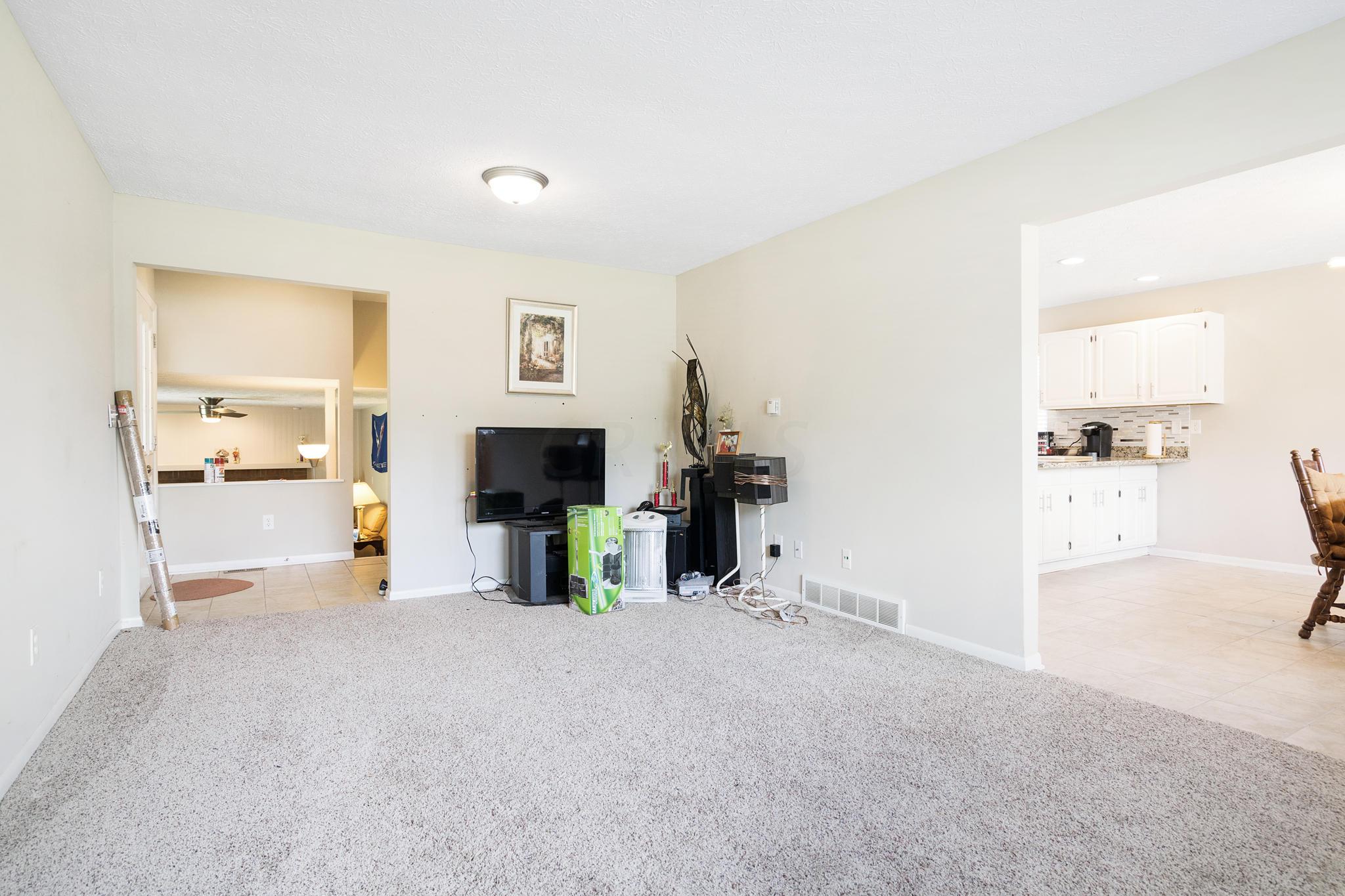 6053 Renner Road Columbus, OH 43228 - Photo 8 of 26 Gallery Image 8