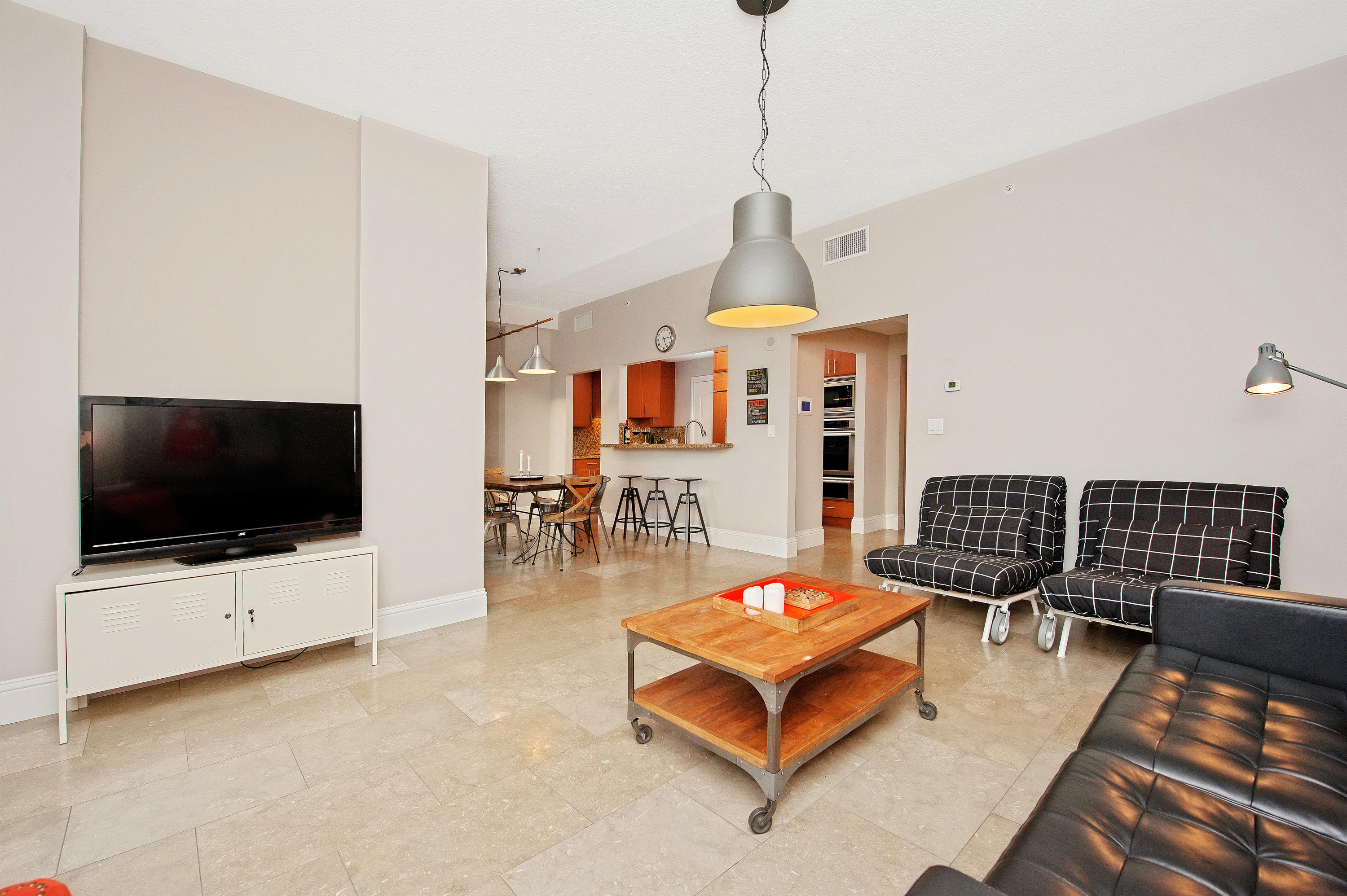200 East Palmetto Park Road, Unit TH12 Boca Raton, FL 33432 - Photo 20 of 38 Living Area