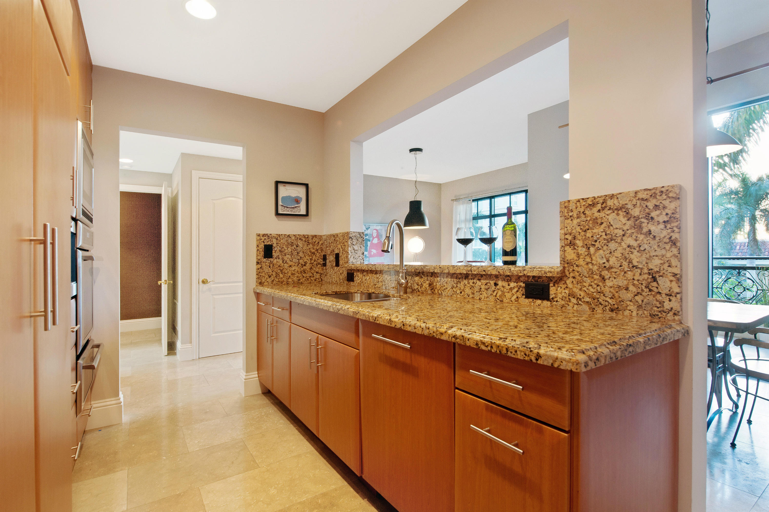 200 East Palmetto Park Road, Unit TH12 Boca Raton, FL 33432 - Photo 9 of 38 Kitchen