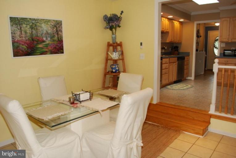 10094 Botsford Road Manassas, VA 20109 - Photo 15 of 21 Breakfast Area