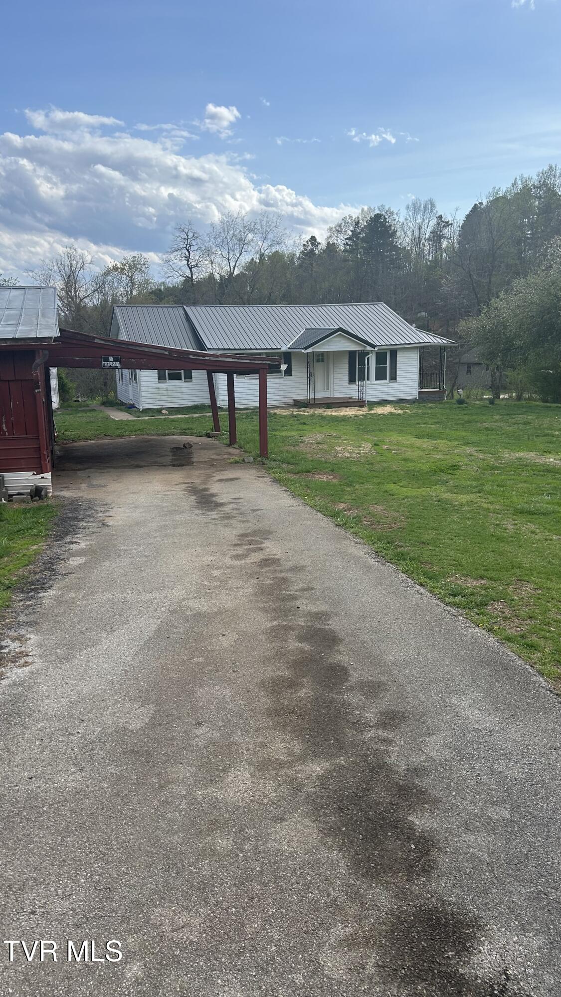 104 Basin Road Elizabethton, TN 37643 - Photo 3 of 25 104 Basin 1
