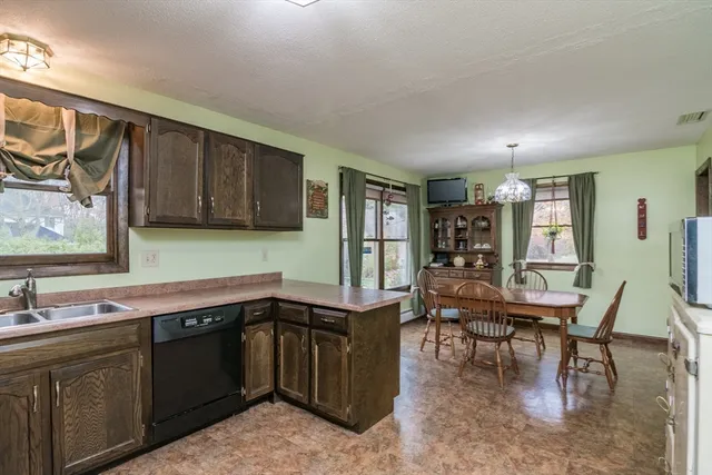 $400,000 | 4 Liquori Drive, Feeding Hills, MA 01030