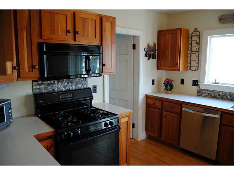 78 Surfsite Road South Portland, ME 04106 - Photo 9 of 28 Kitchen.
