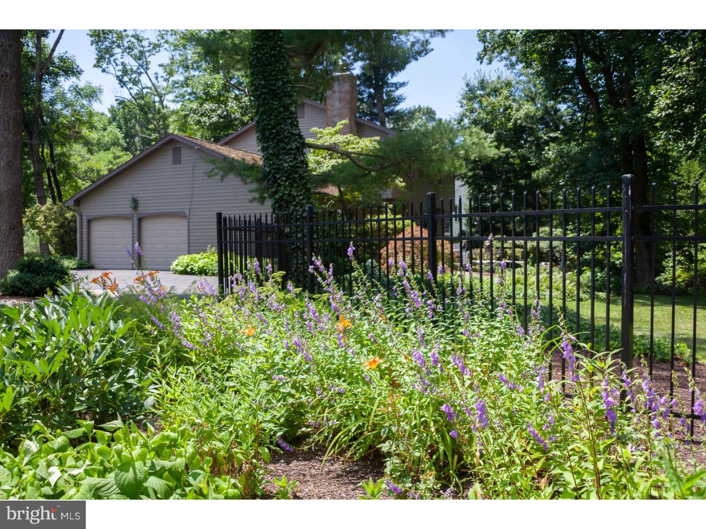 29 Delaware Rim Drive Yardley, PA 19067 - Photo 25 of 25 Side Yard