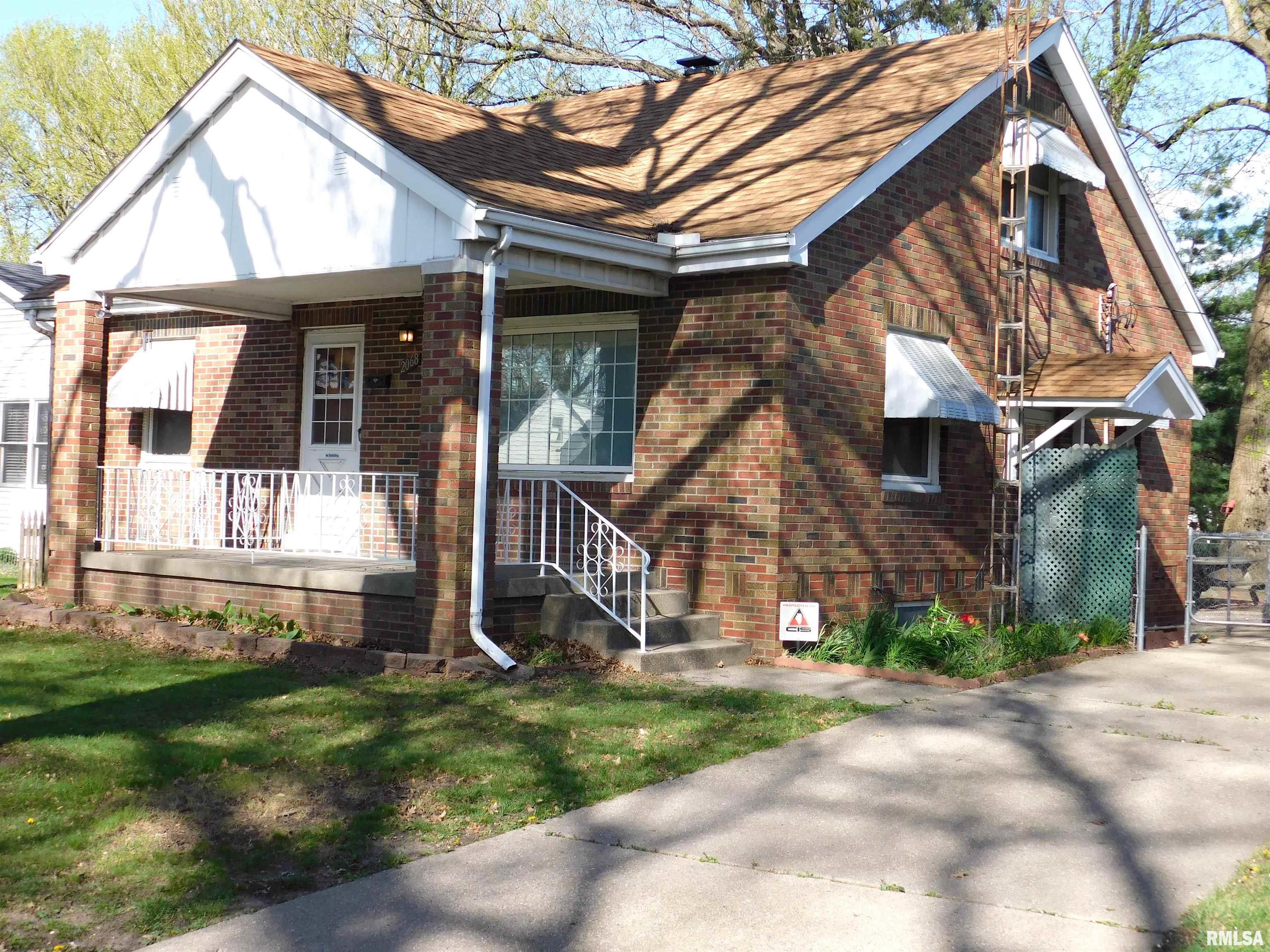 2068 North 20th Street Springfield, IL 62702 - Photo 1 of 22