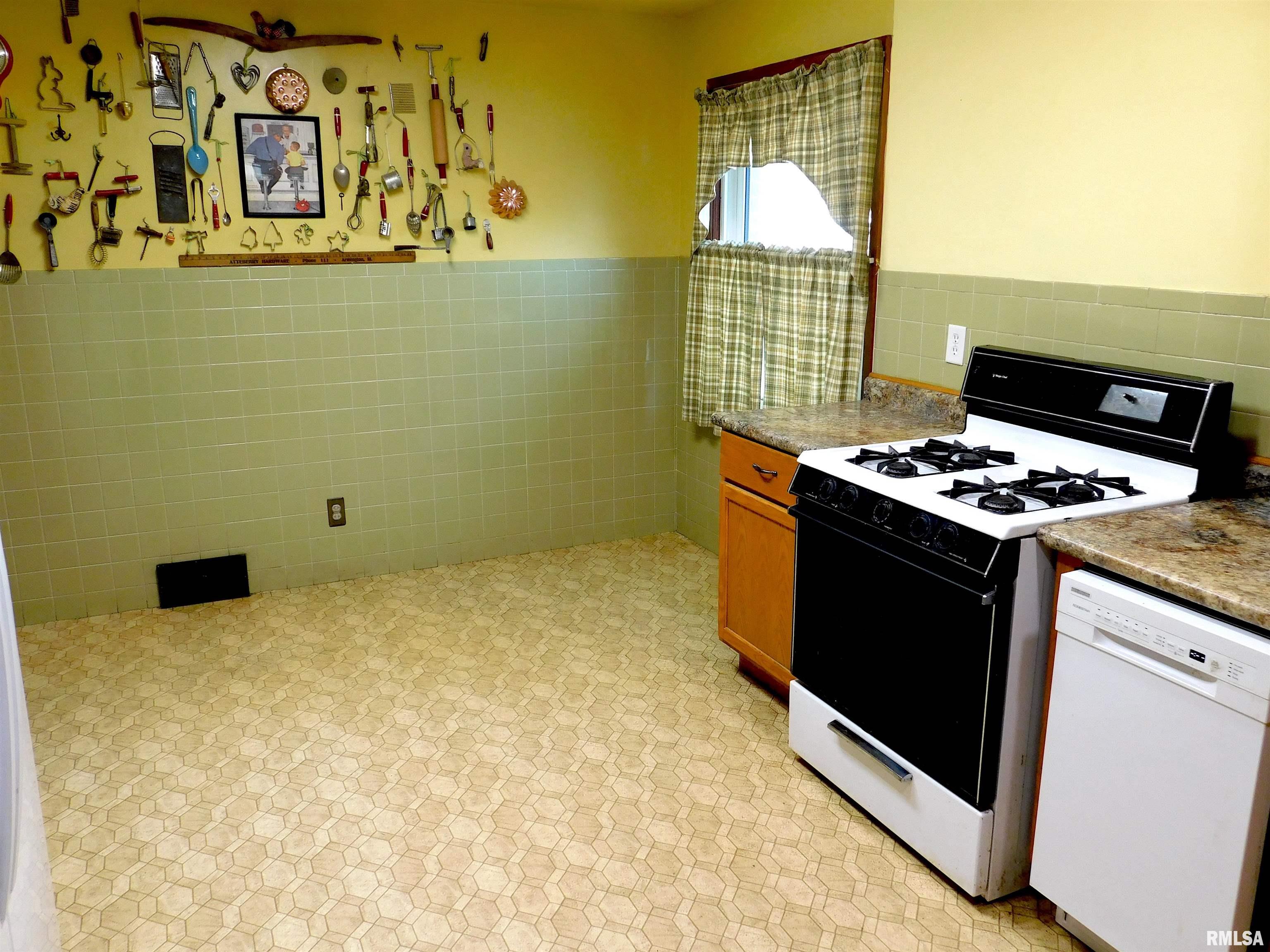 2068 North 20th Street Springfield, IL 62702 - Photo 3 of 22