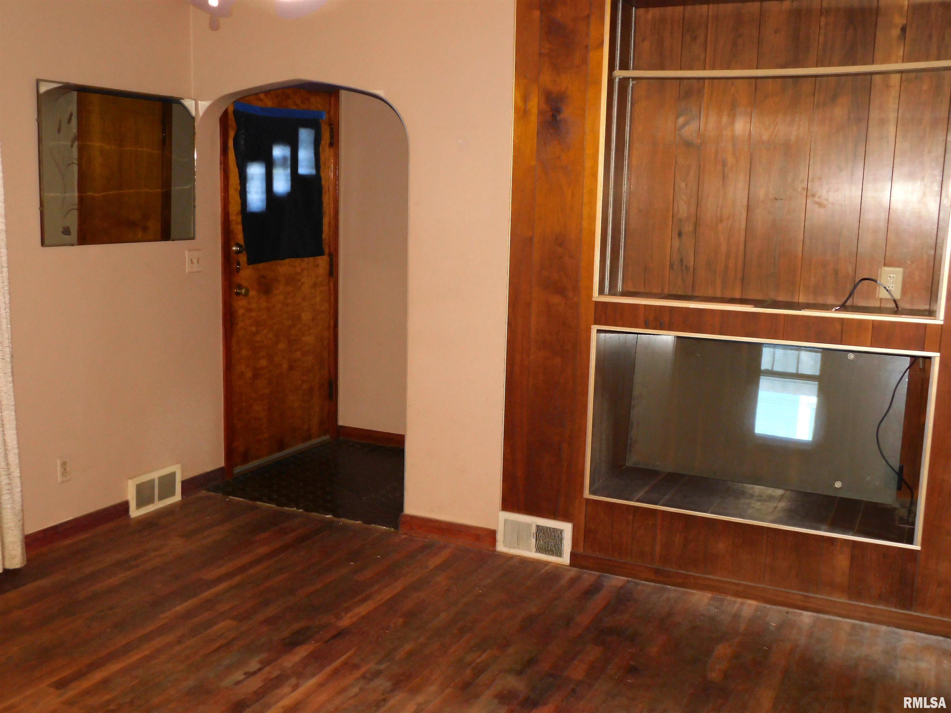 2068 North 20th Street Springfield, IL 62702 - Photo 5 of 22