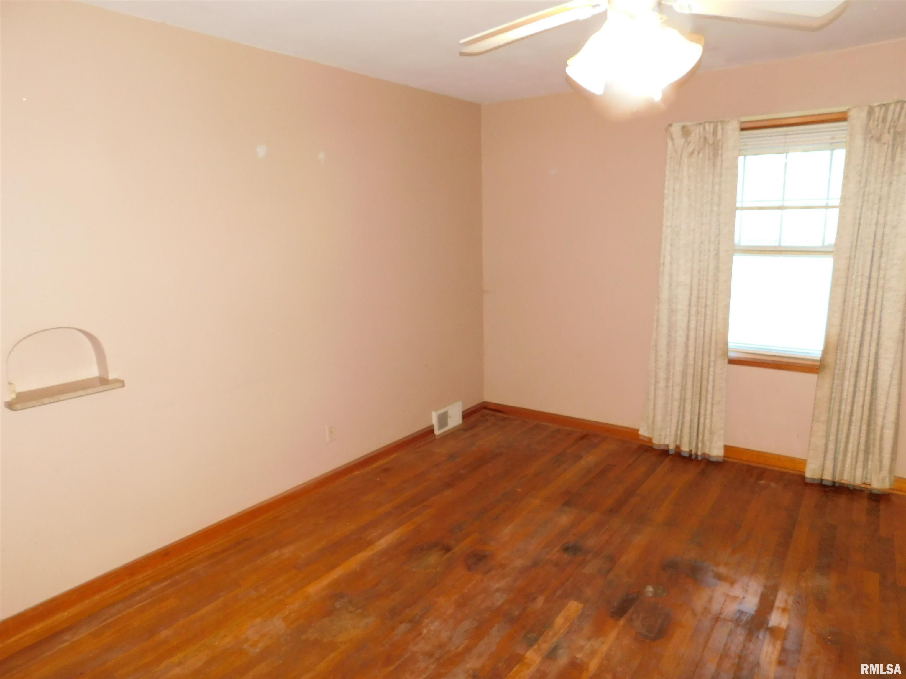 2068 North 20th Street Springfield, IL 62702 - Photo 8 of 22