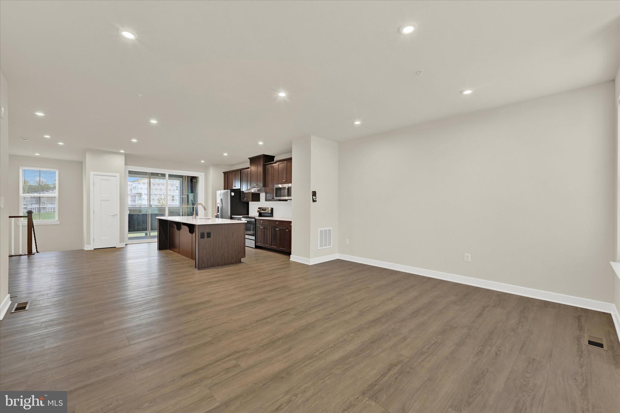 7907 Olive Branch Way Laurel, MD 20723 - Photo 14 of 28 Living room