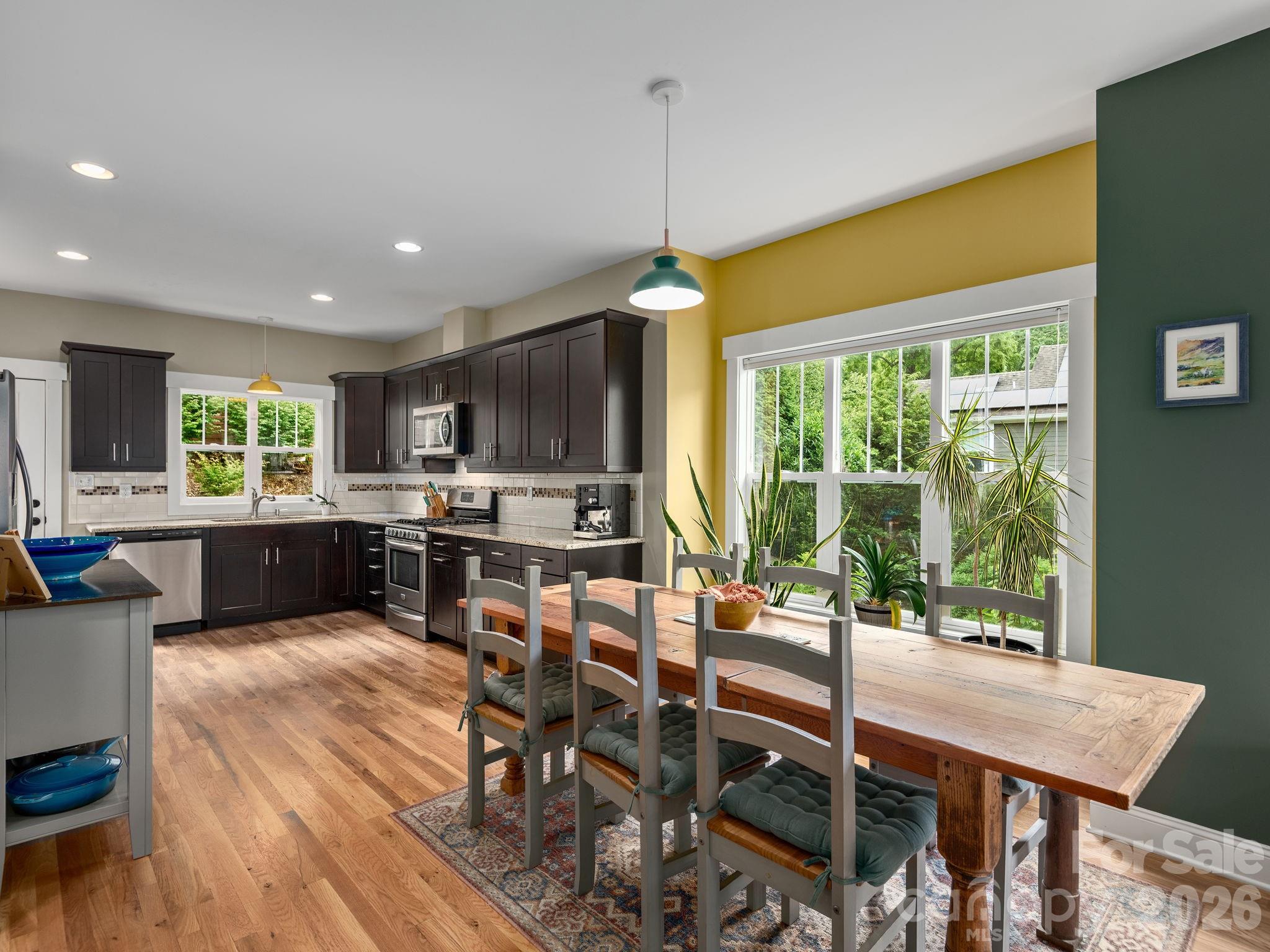 80 Bassett Road Asheville, NC 28804 - Photo 8 of 37
