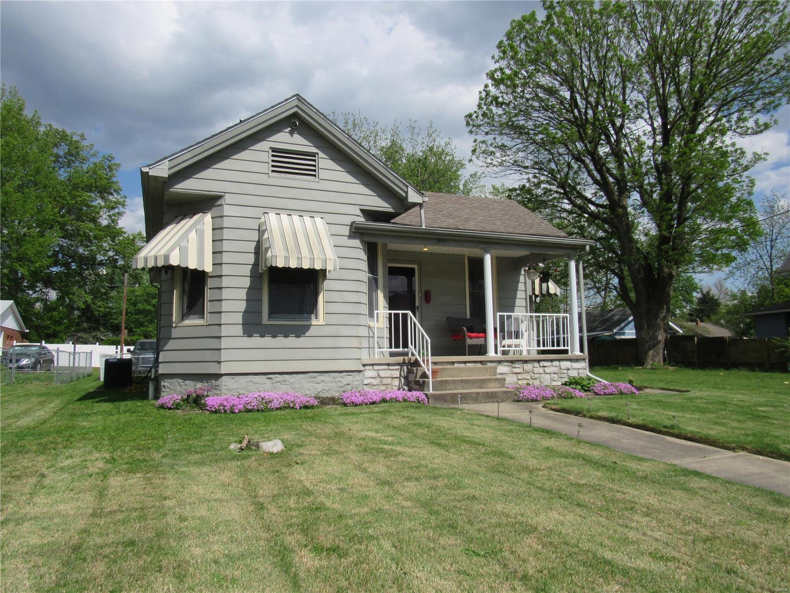 1813 State Street Alton, IL 62002 - Photo 1 of 26
