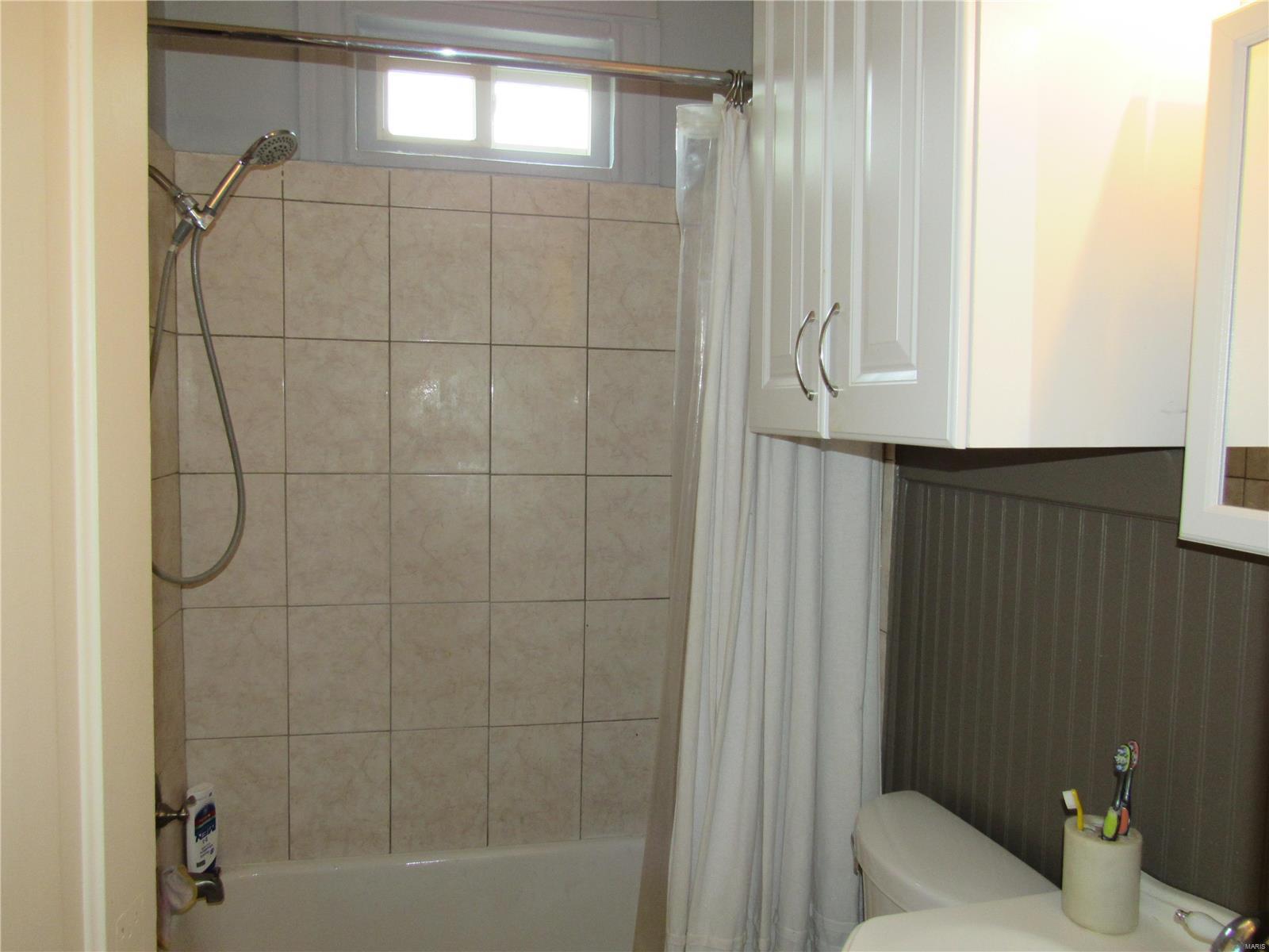 1813 State Street Alton, IL 62002 - Photo 17 of 26